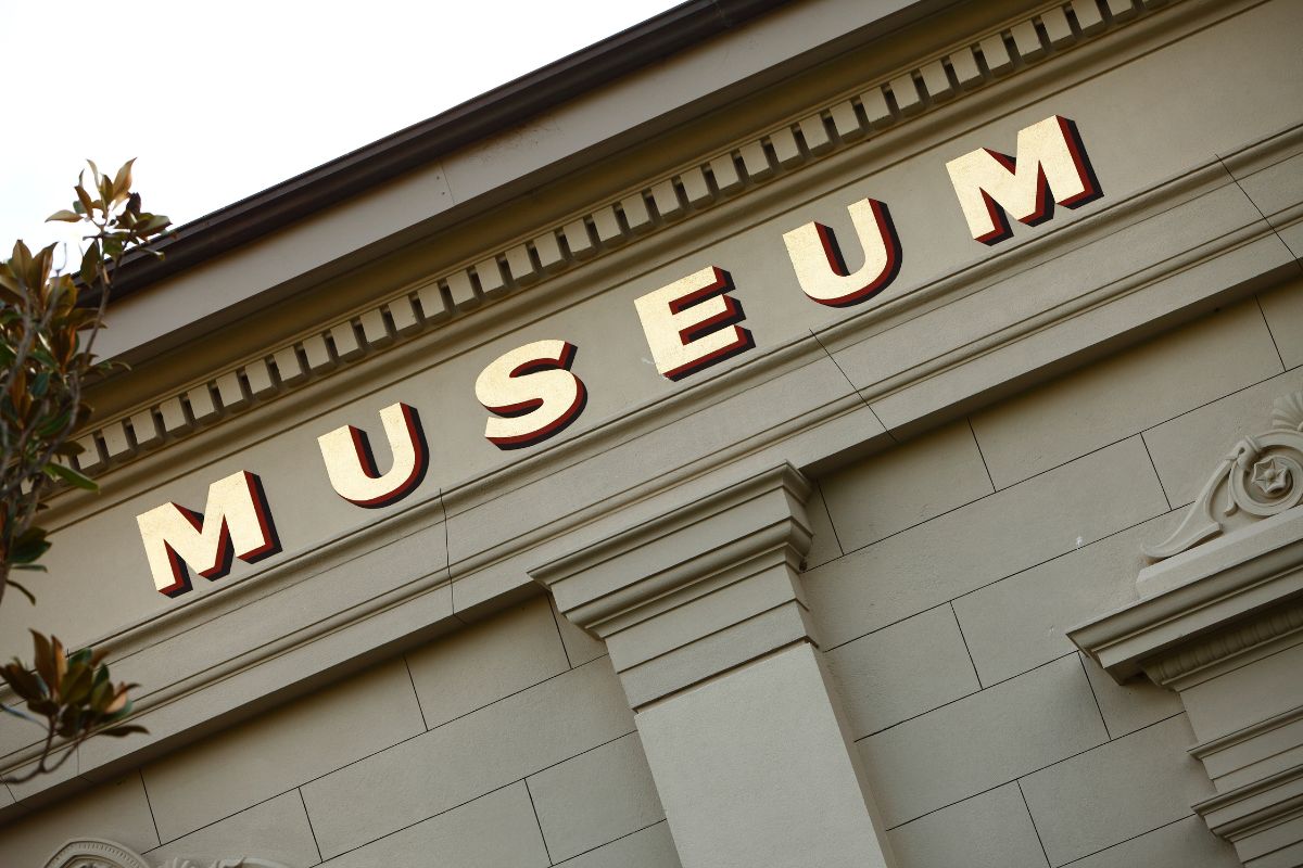 The image shows a structure with letters referring to visiting a free museum as a chance to learn something new while keeping your budget intact.