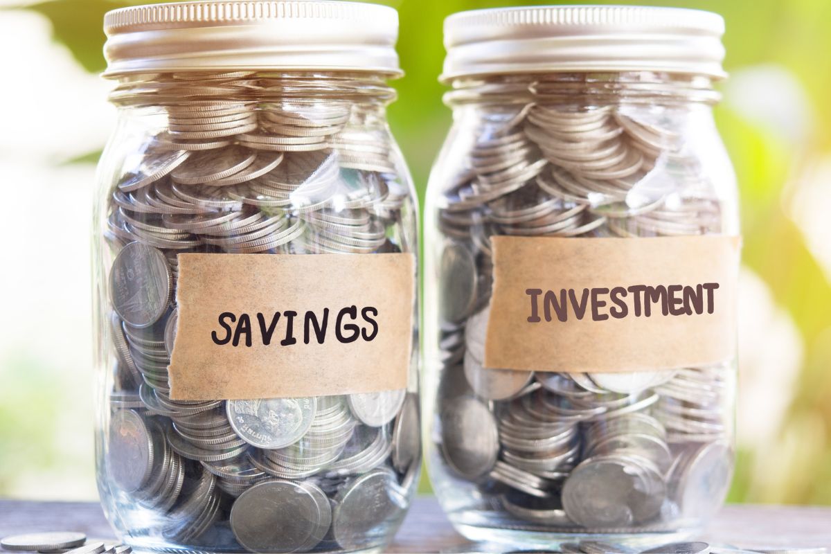 Image of jars with savings and investment money.