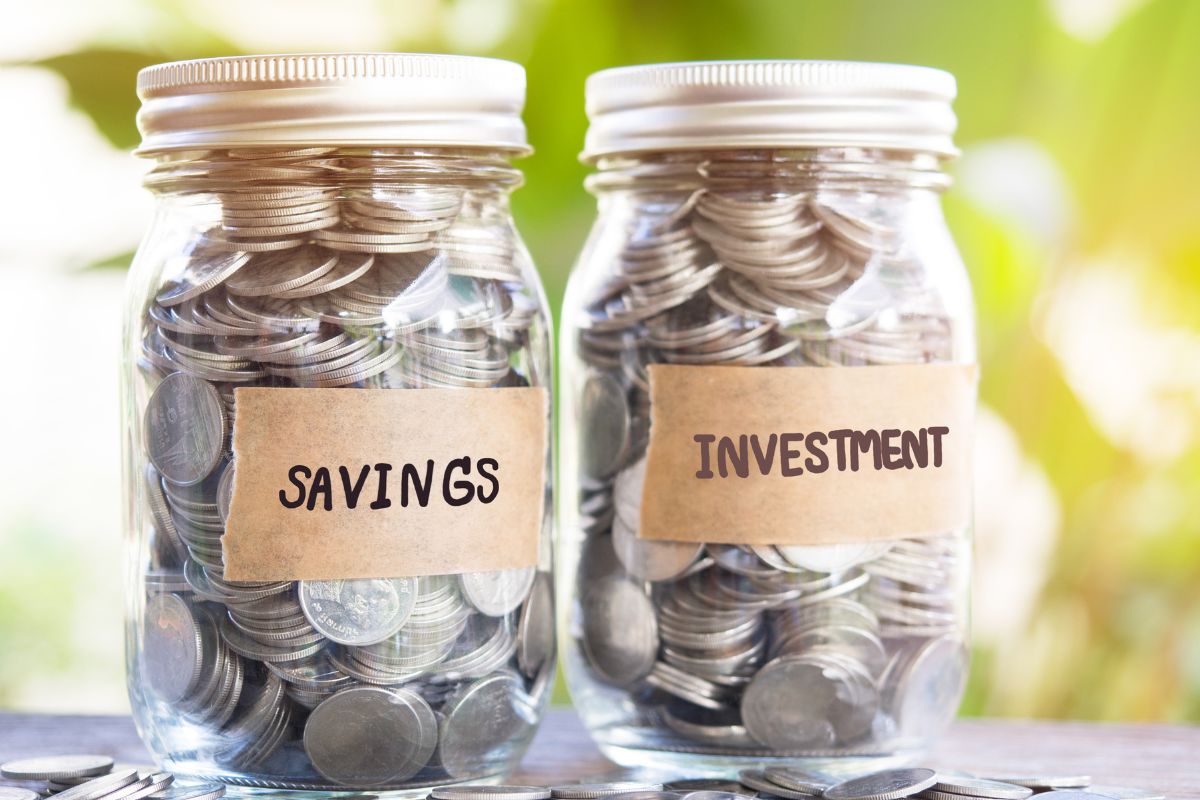 The photo of jars filled with coins and with notes referring to new skills accelerates progress toward financial independence and helps build wealth over time.