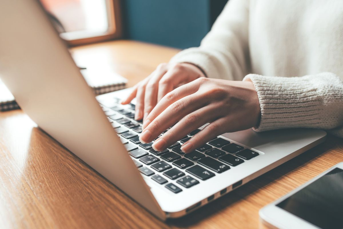 Picture of a woman selling digital products.