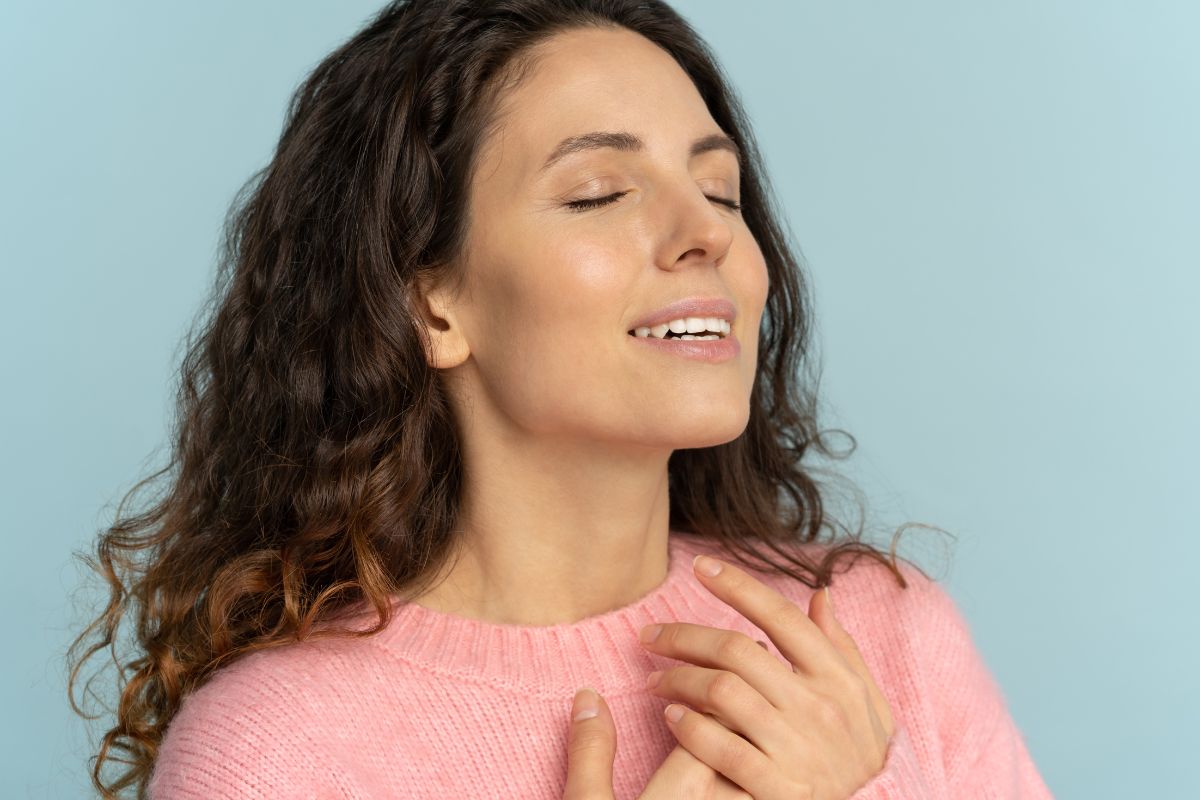 Picture of a thankful woman.