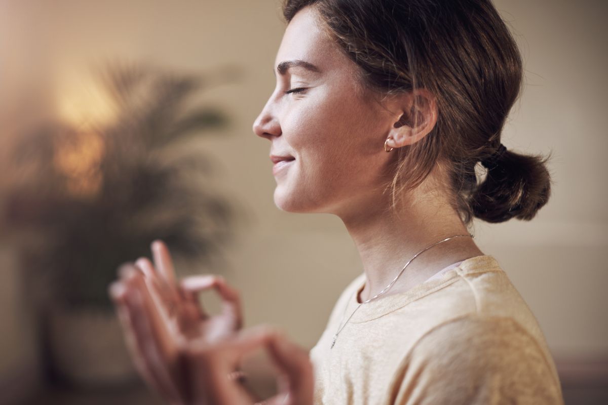 Image of the woman practicing patience.