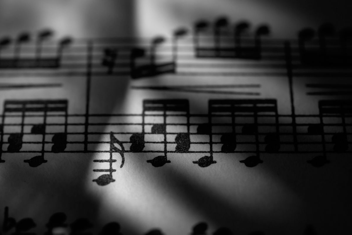 An image of a pair with licensed music.