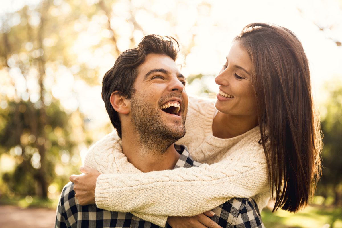 The picture of a happy couple referring to having an accountability partner increases success which helps to have someone remind you why you started.