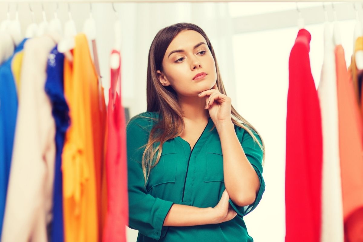 Picture of a woman with a mindful spending mindset.