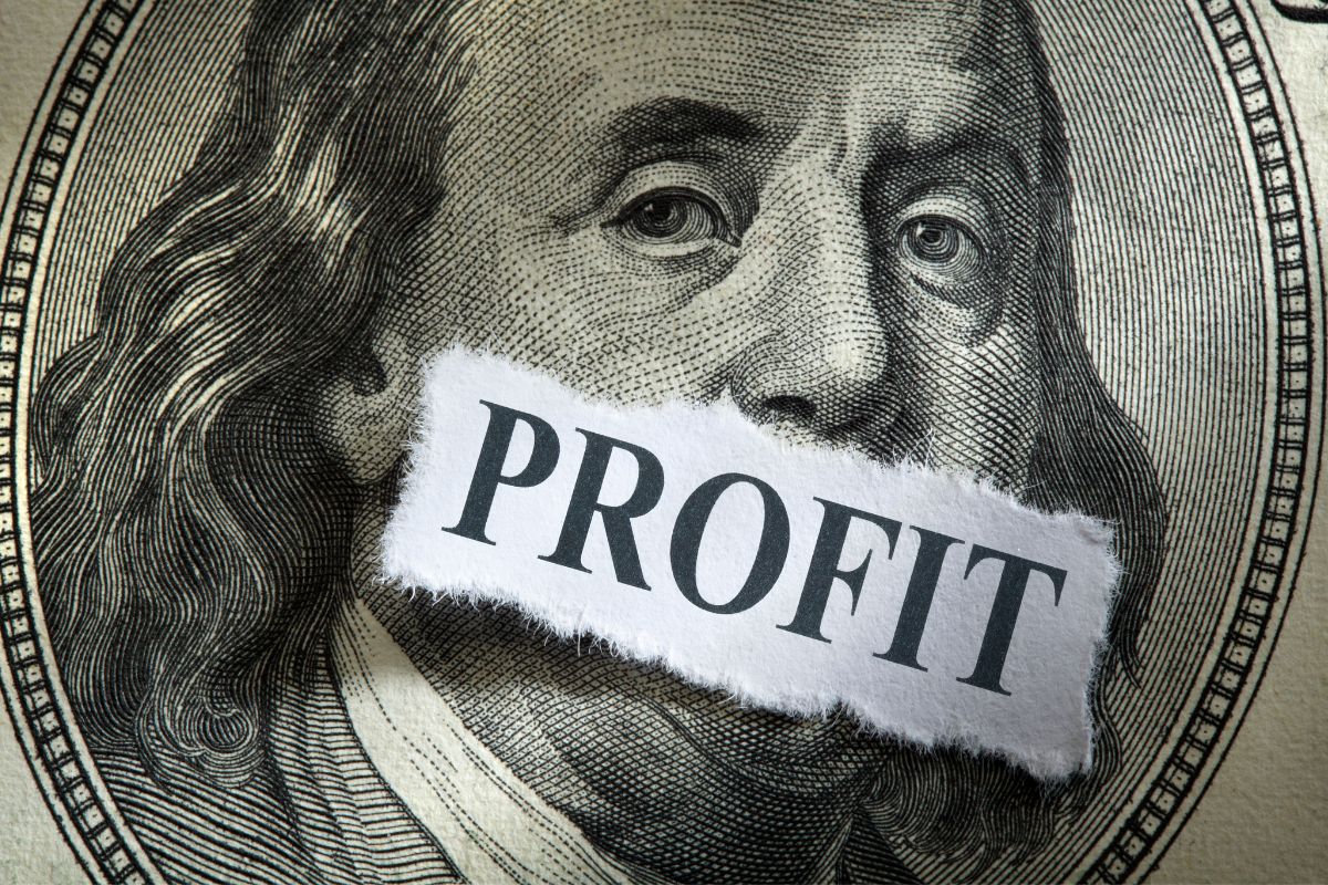 The picture tells about a dollar icon and a piece of paper with a note indicating to track profits to refine your strategy helps show what's working and what's not.