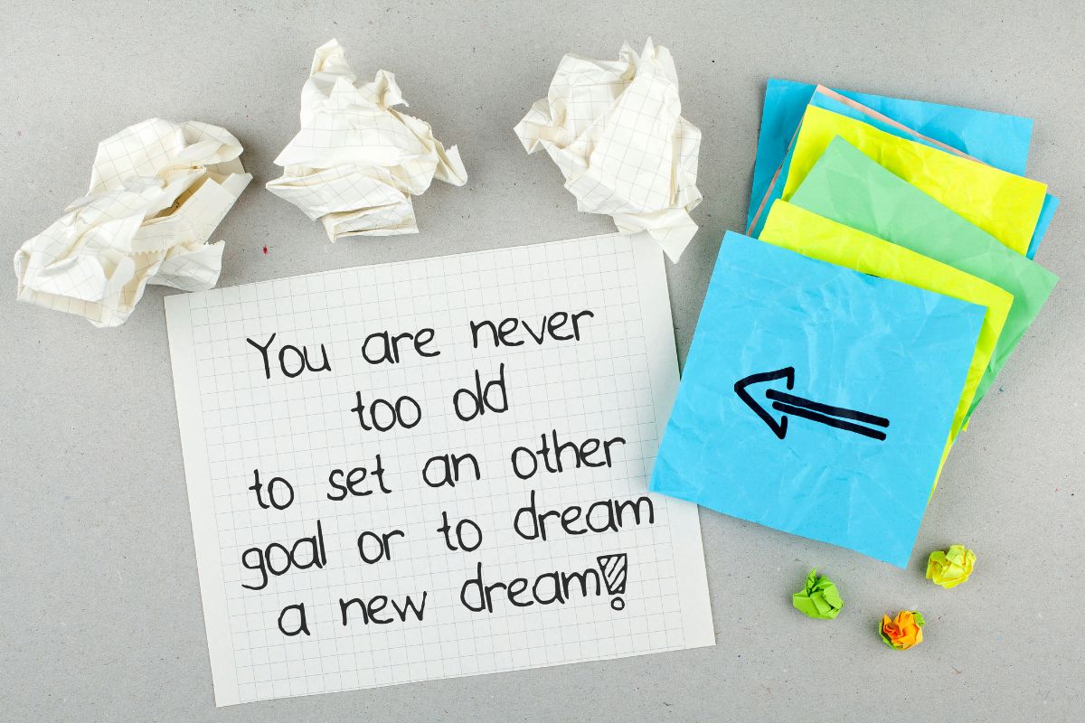 The picture shows paper with a quote.