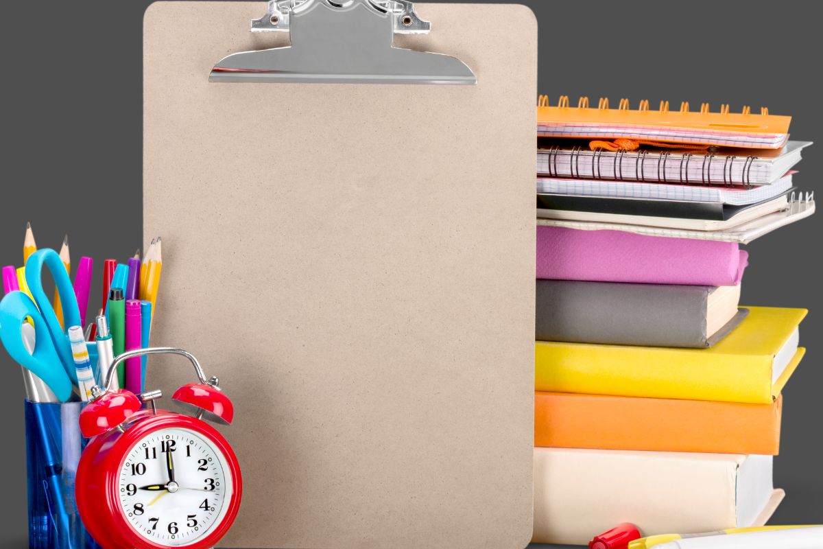 The photo shows office supplies.