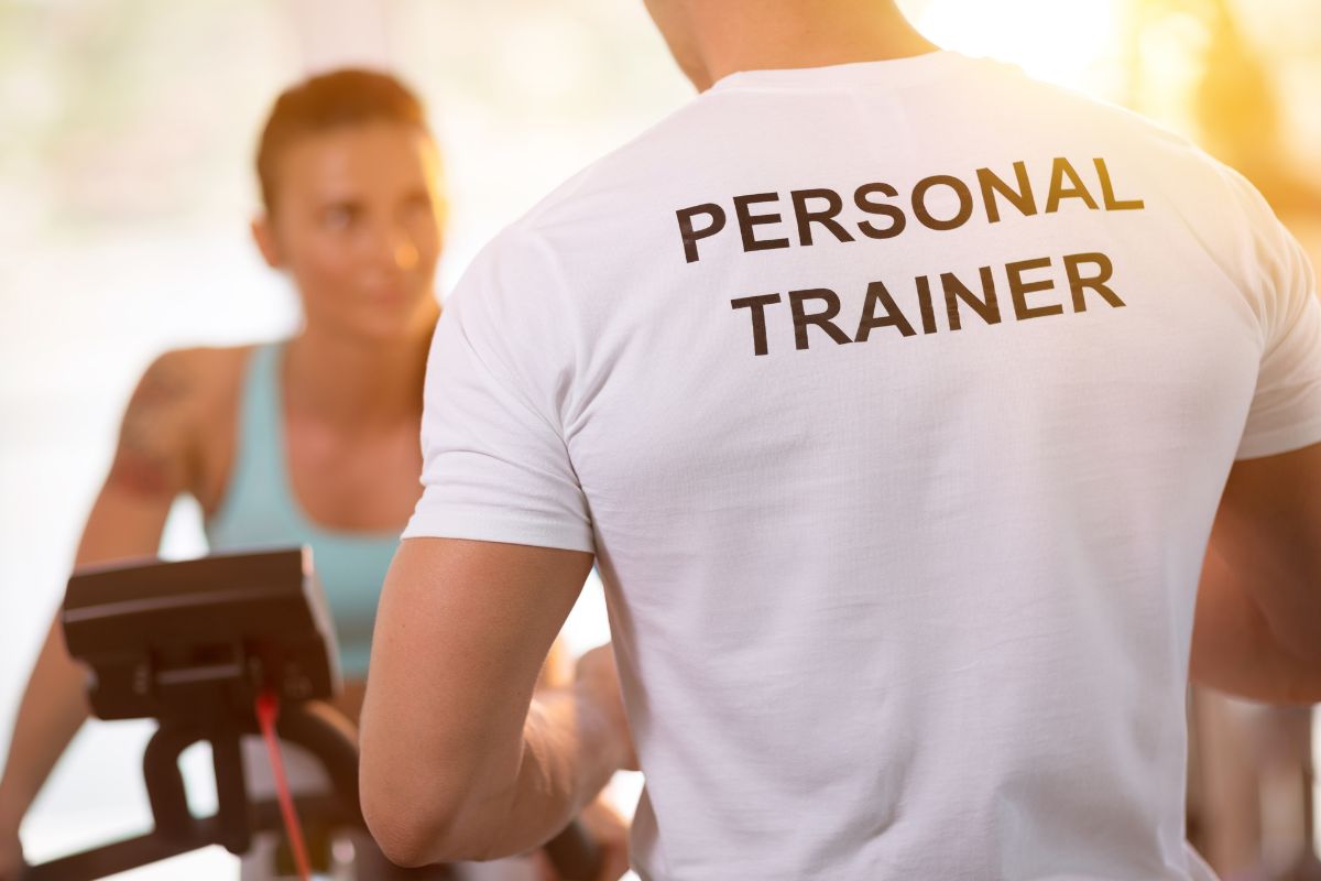 The picture shows a high-end personal trainer.