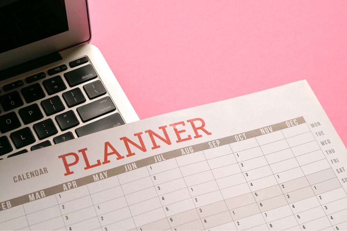 The picture is about a bill payment planner.