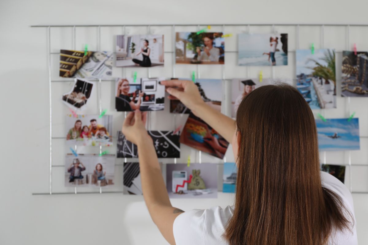 The photo is about a young lady who added pictures for the financial peace concept.  