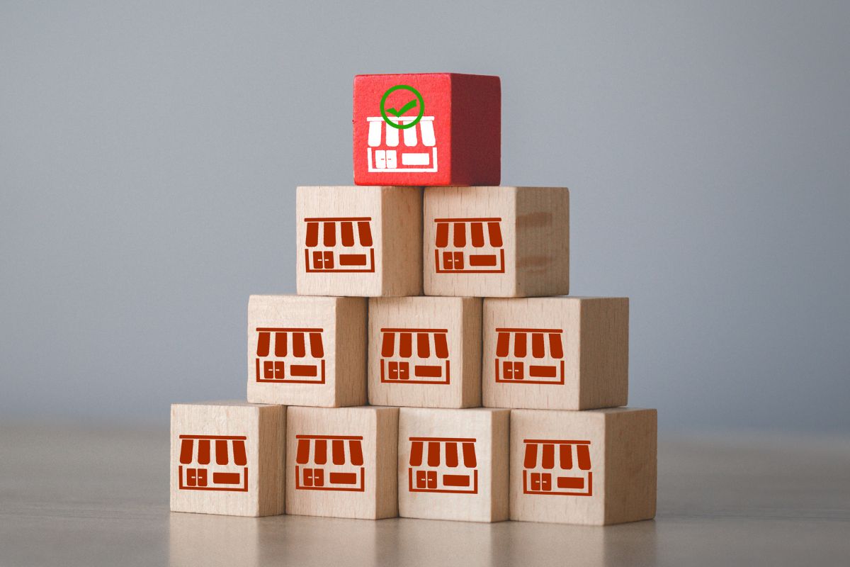 An image of boxes stacked like a pyramid to represent various francisees. 