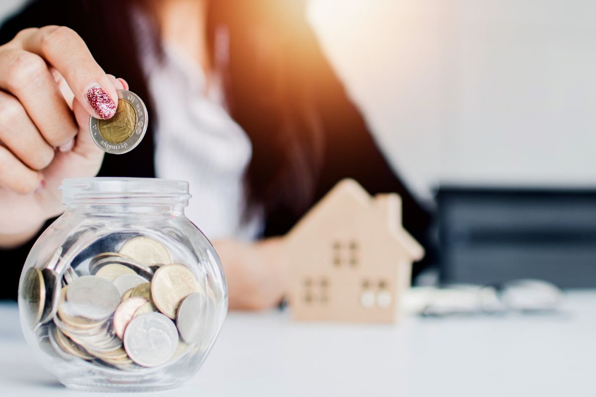 A picture of someone saving their income bit by bit.
