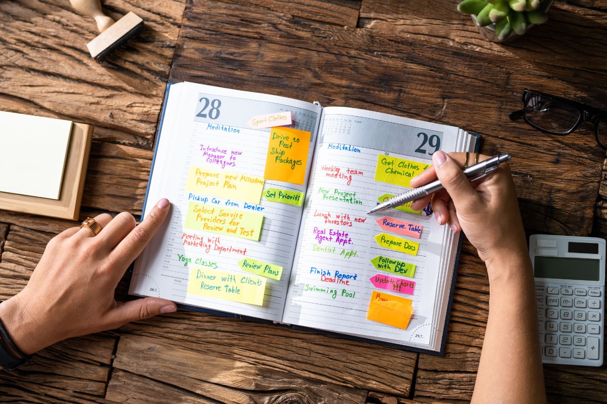 A picture of a full planner.