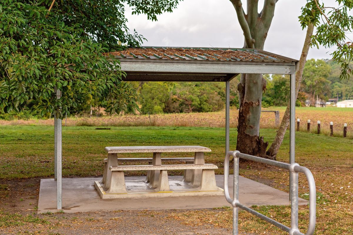 A picture of a rest stop.