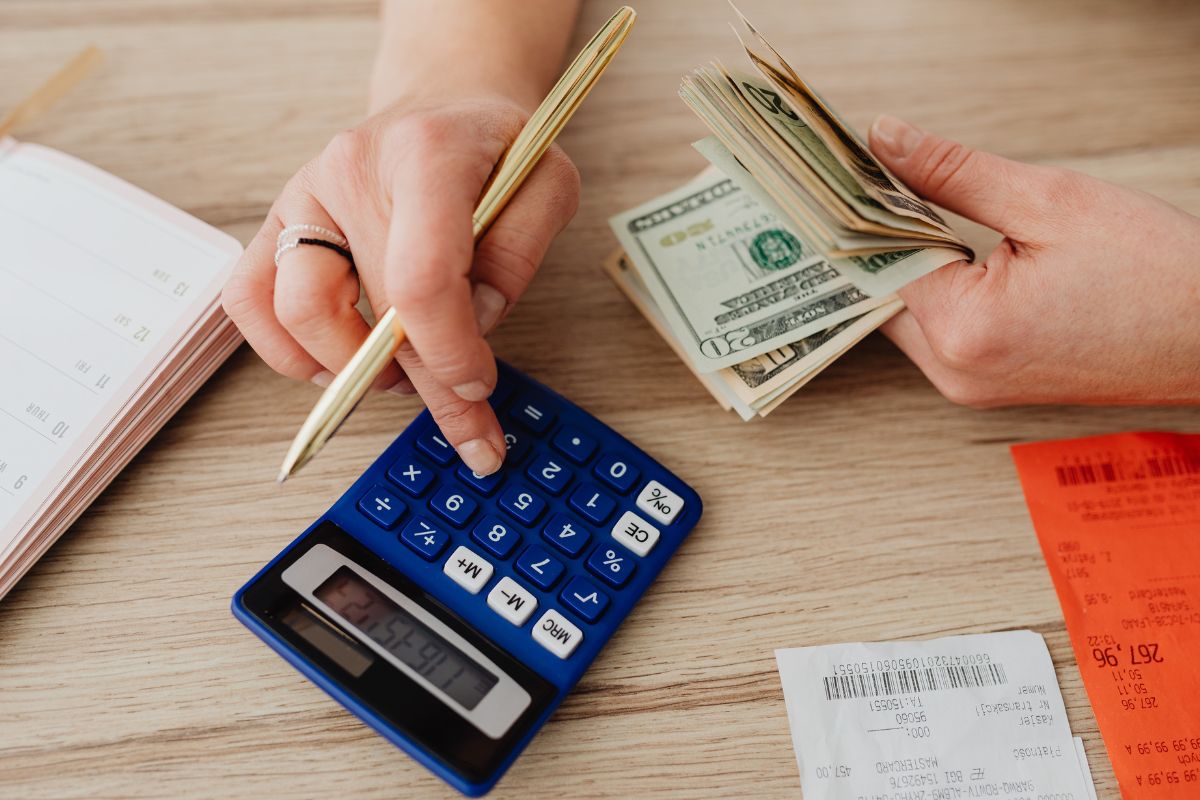 A picture of someone budgeting. 