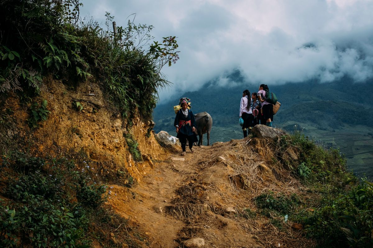 A picture of hikers. 