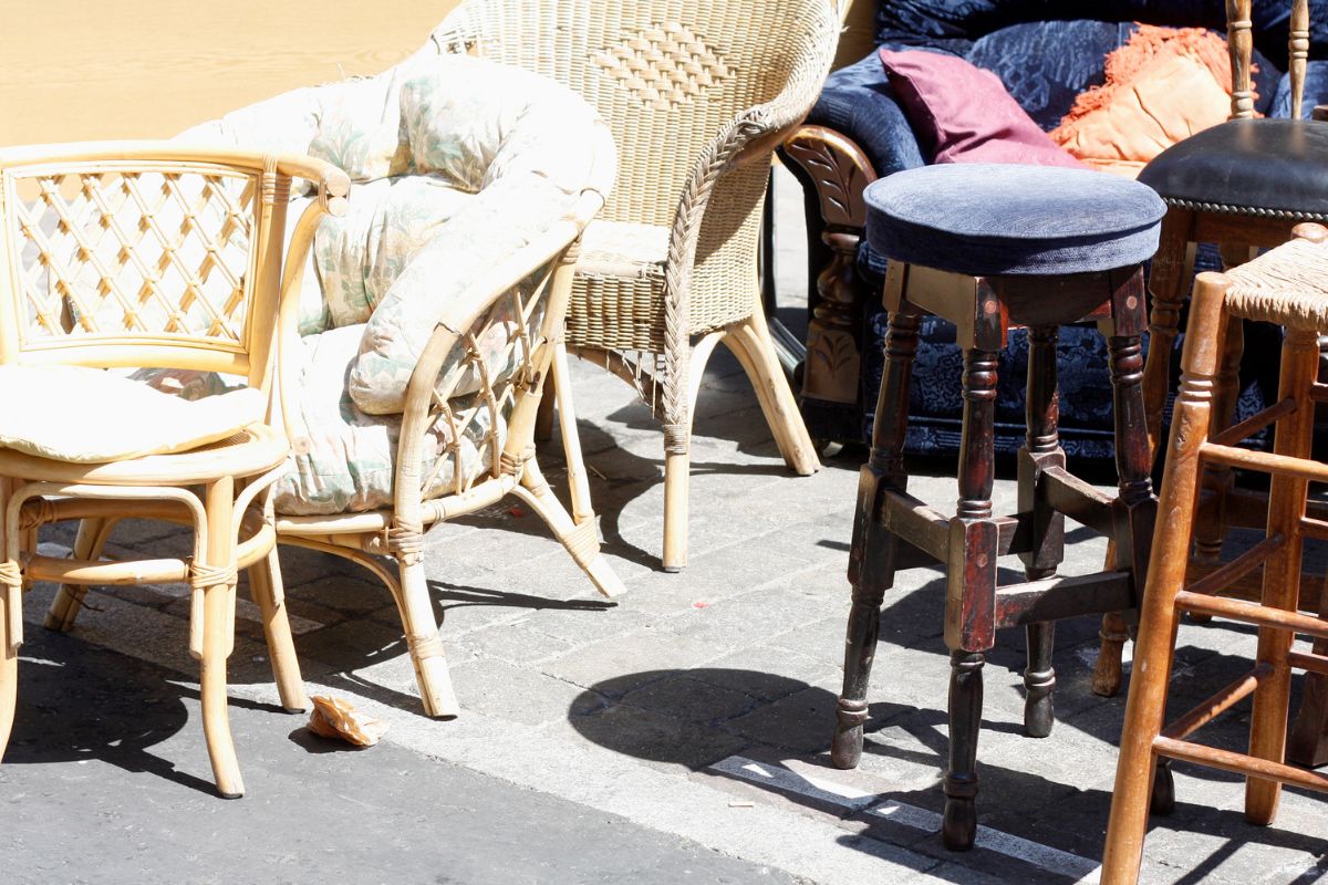 The image shows various types of furniture displayed.