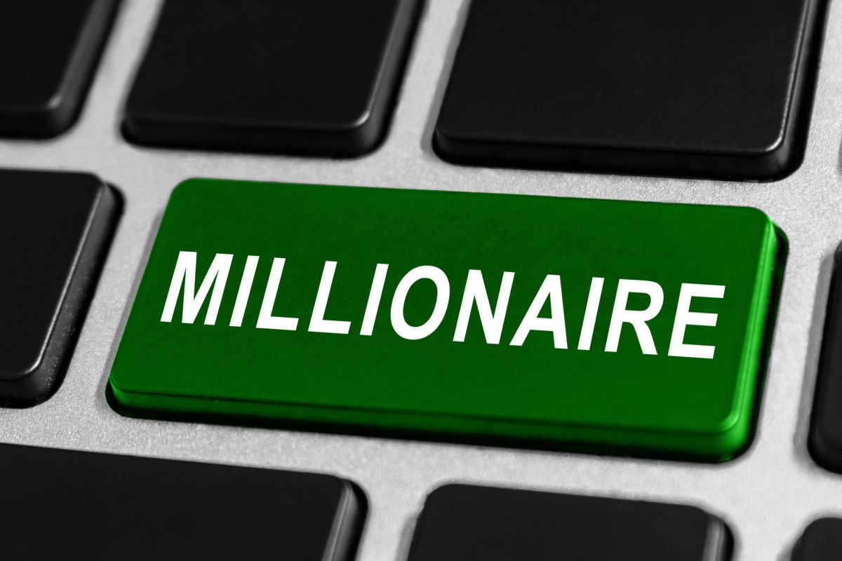 The photo shows a keyboard with a millionaire button.