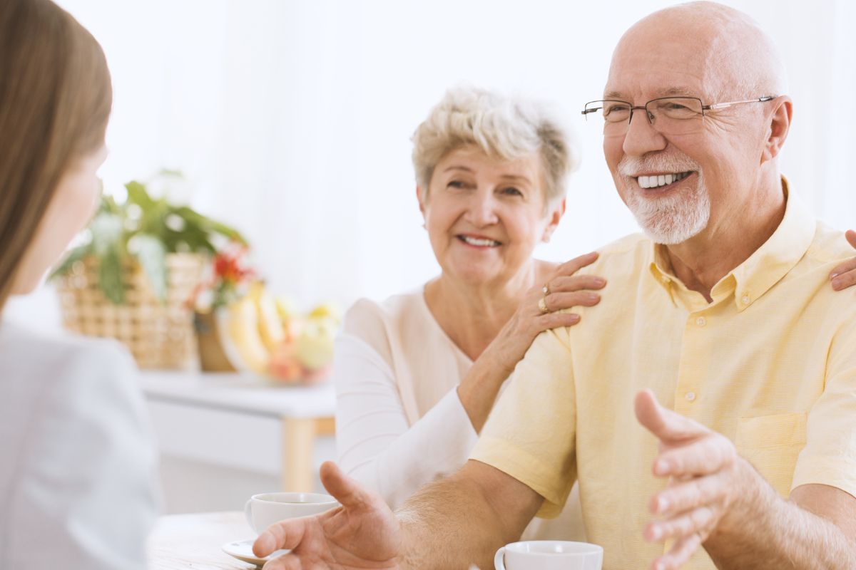 A picture of an old couple. 
