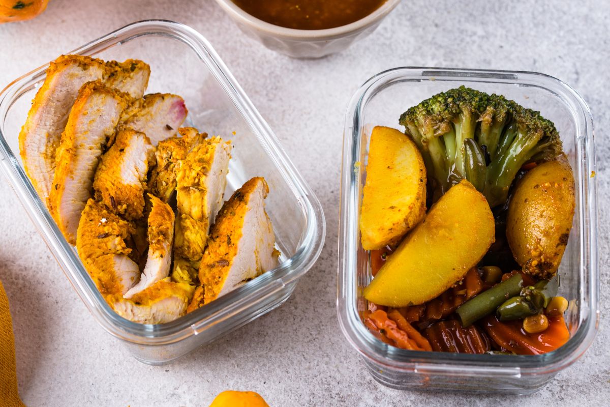 A picture of leftovers turned into a new meal. 