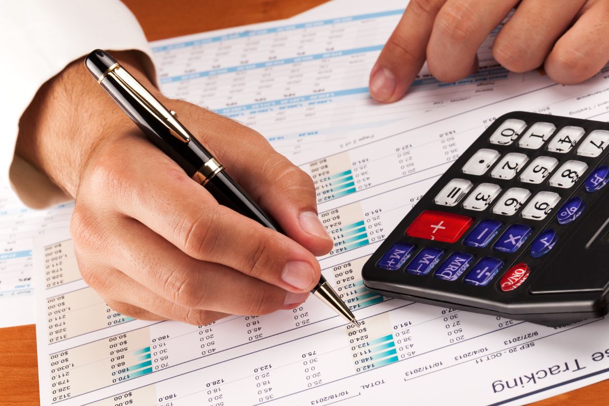 A picture of someone tracking their expenses. 