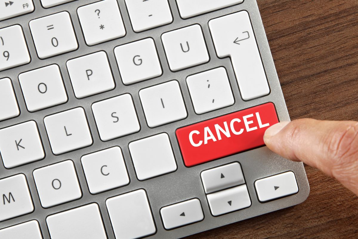 A picture of a cancel button on a keyboard.