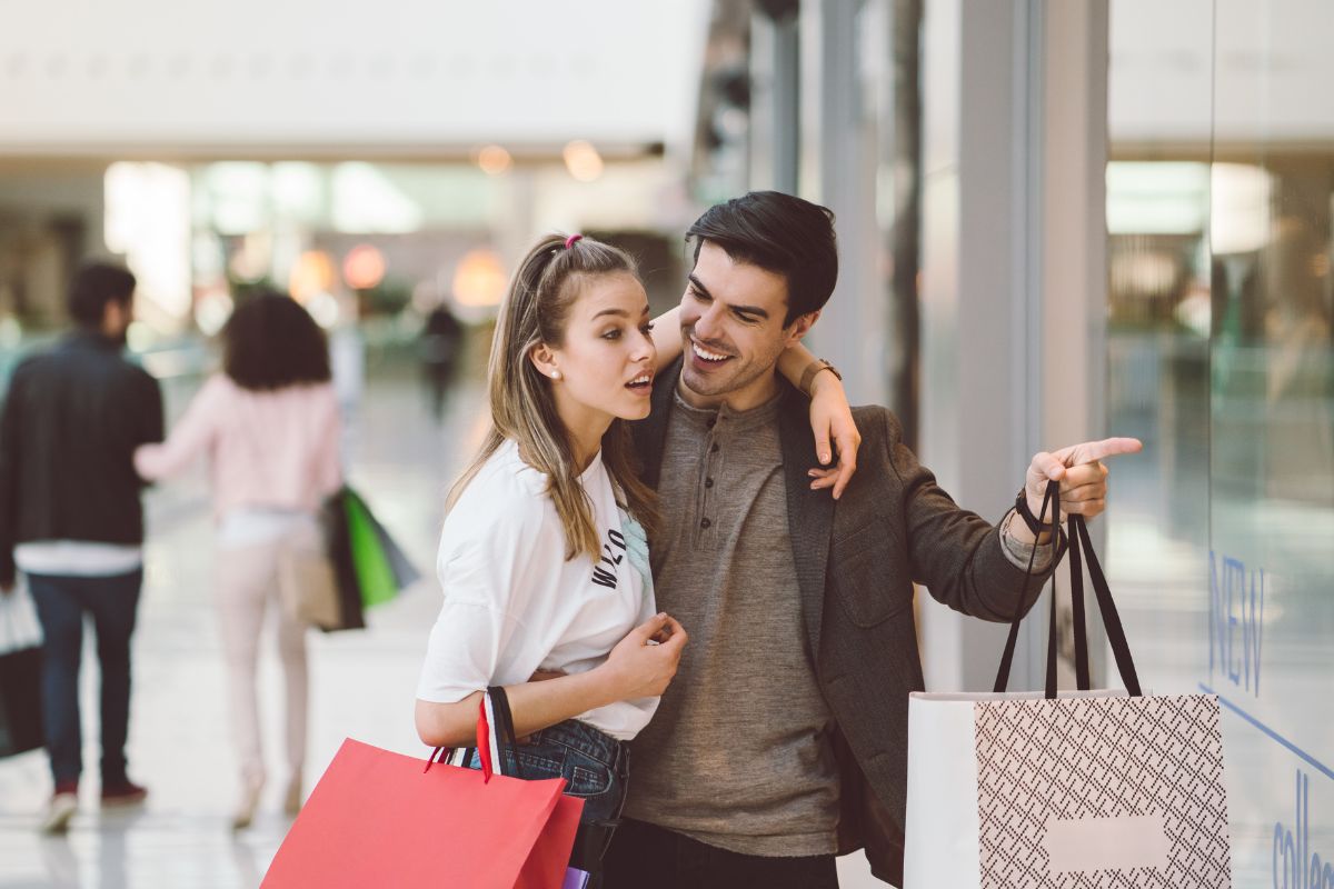 A picture of a couple shopping. 