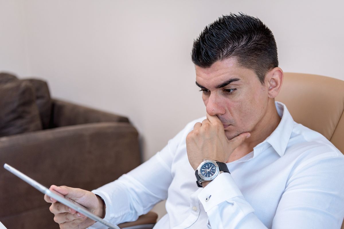 A picture of someone worrying. 