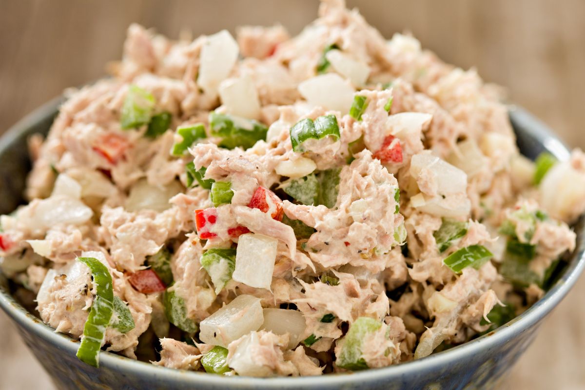 A picture of Tuna pasta salad.