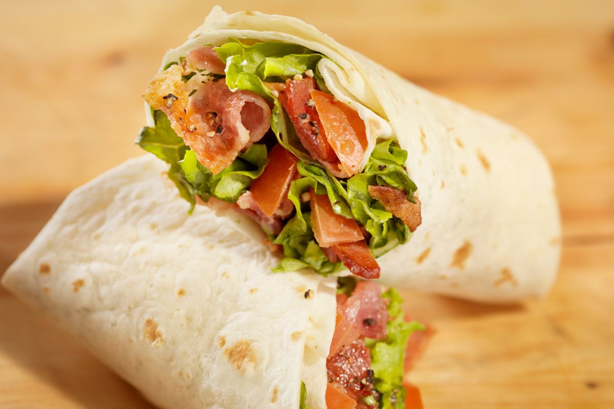 A picture of BLT wraps.
