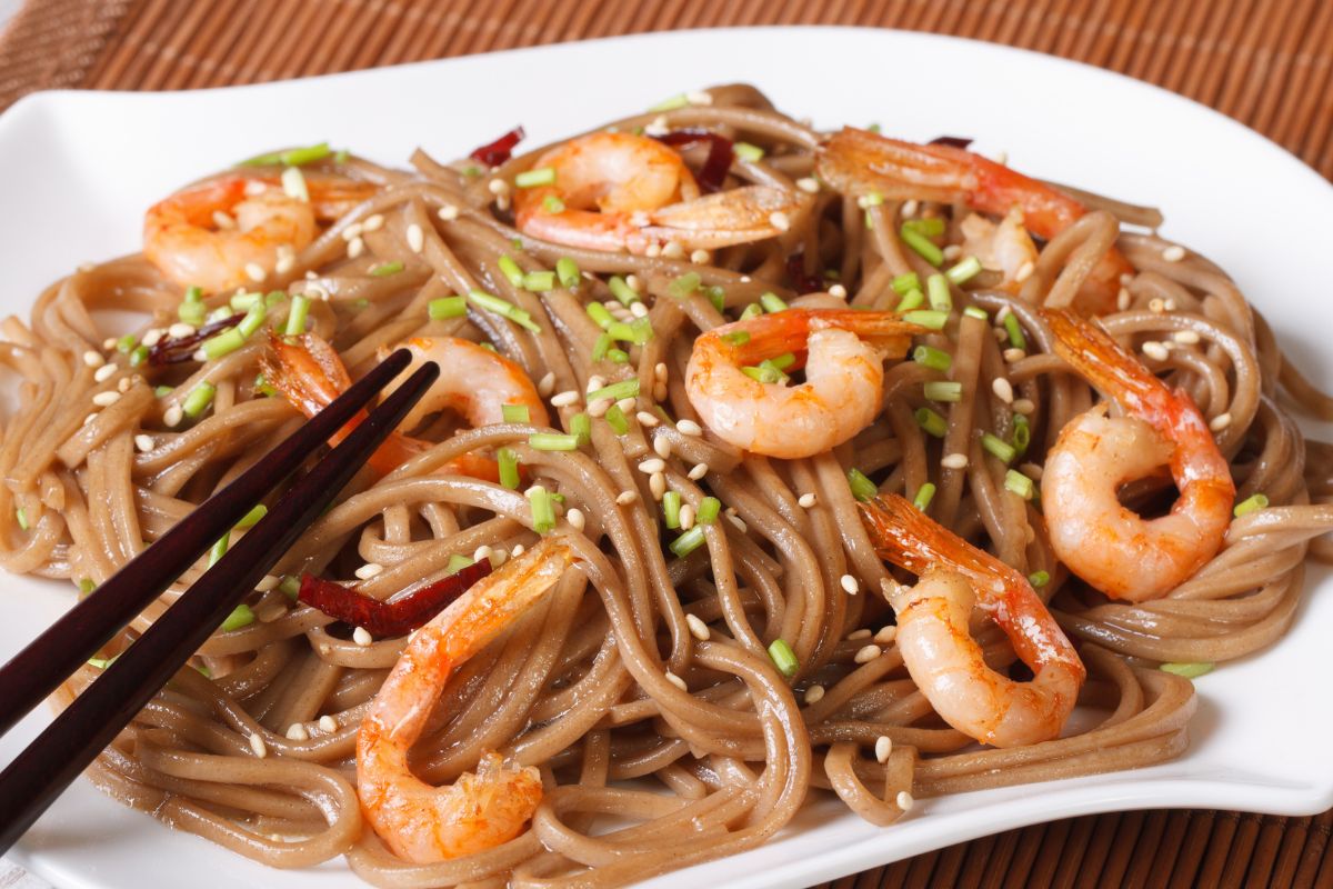 A picture of Cold soba noodles with soy sauce and sesame.