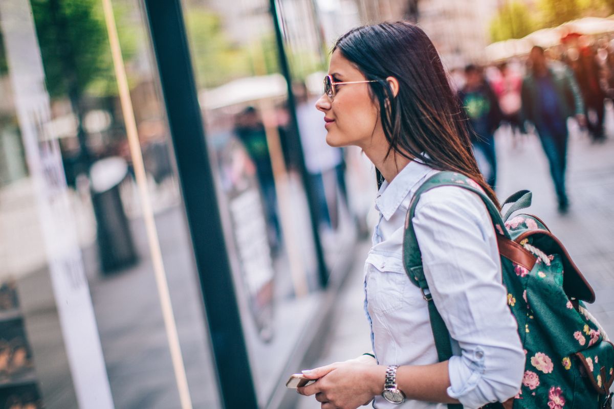 A picture of someone window shopping. 