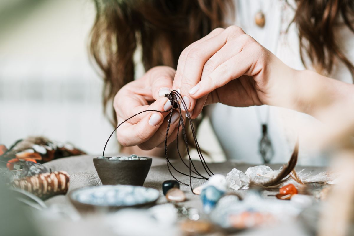 A picture of handcrafted crafts. 