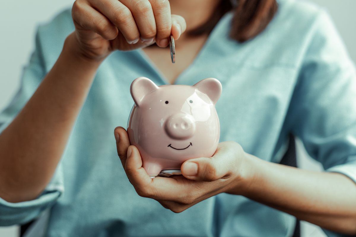 A picture of someone saving up. 