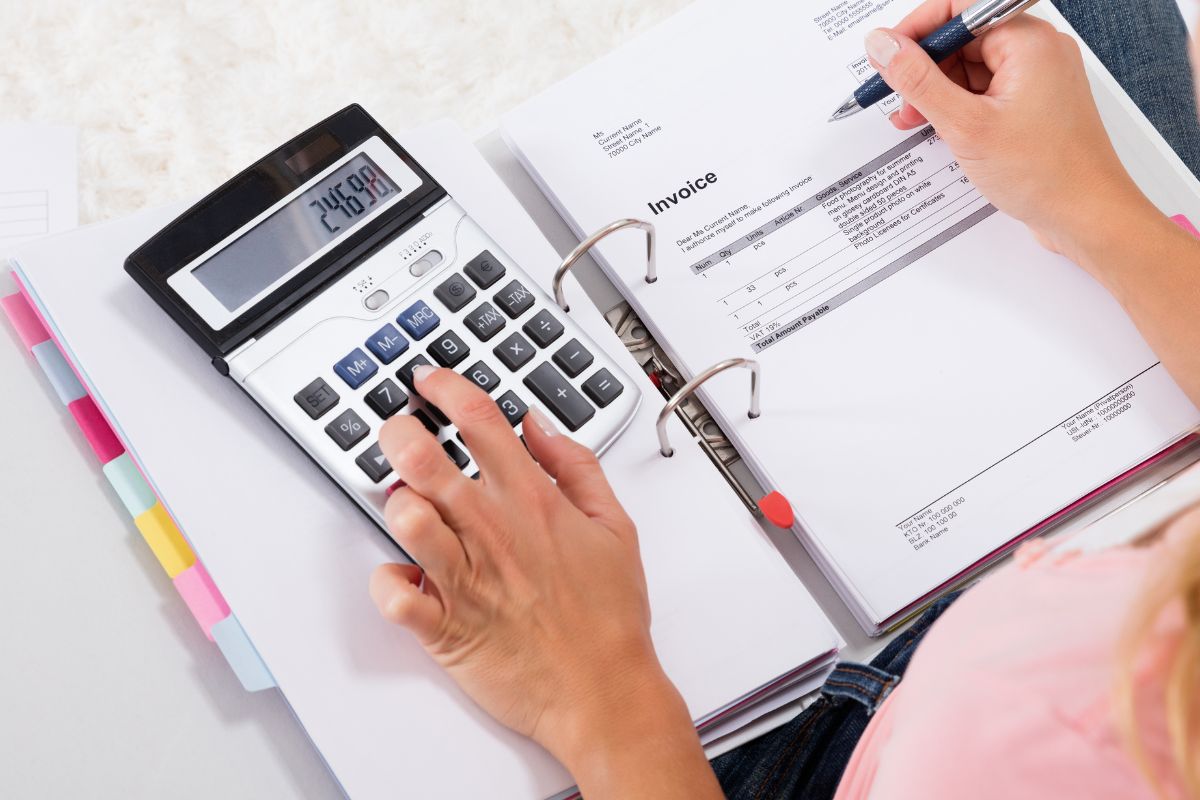 A picture of someone budgeting. 