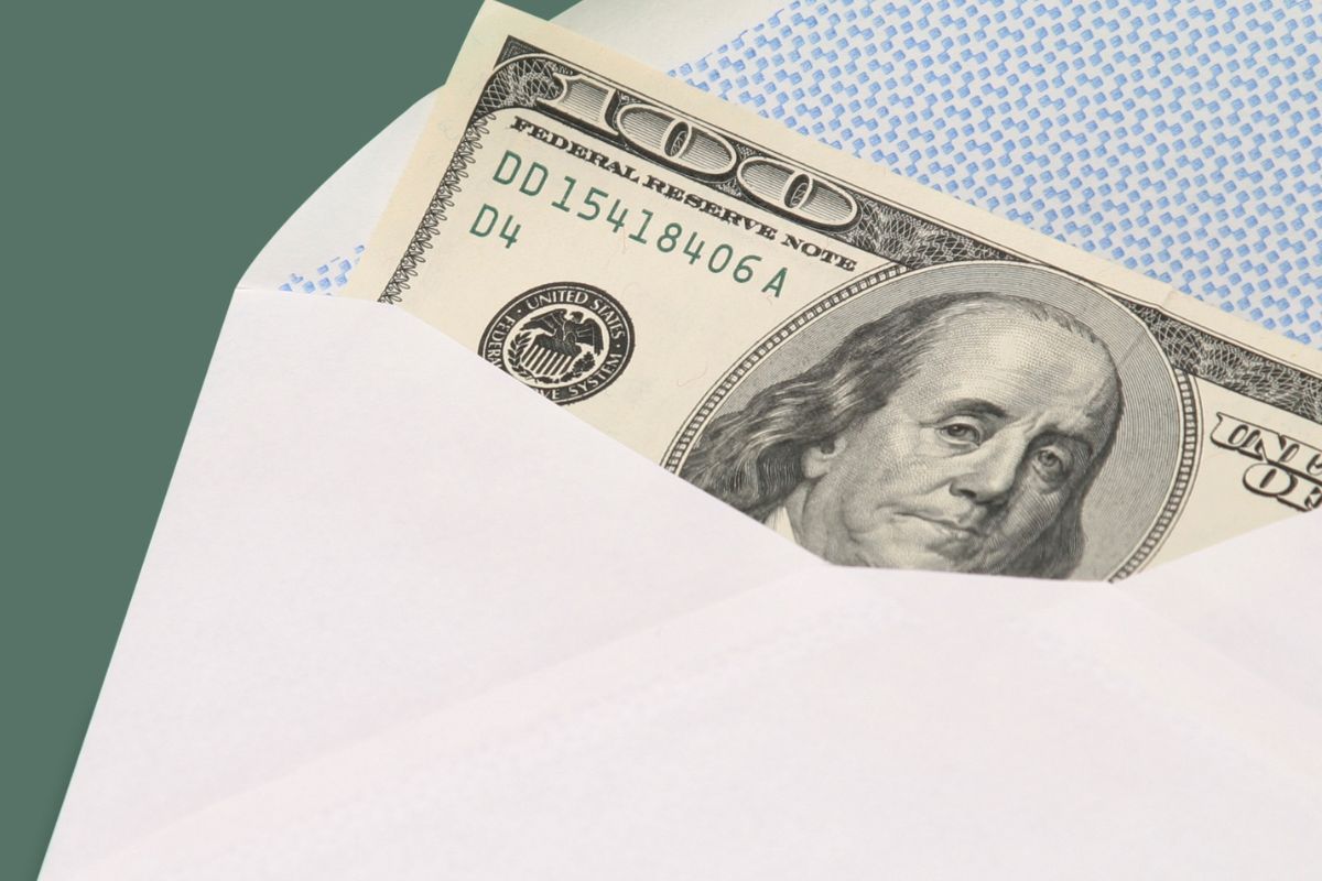 A picture of a money envelope. 