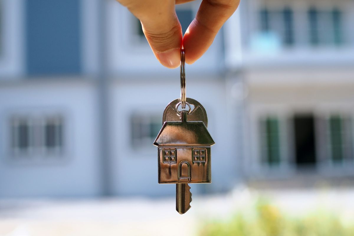 A picture of a key.