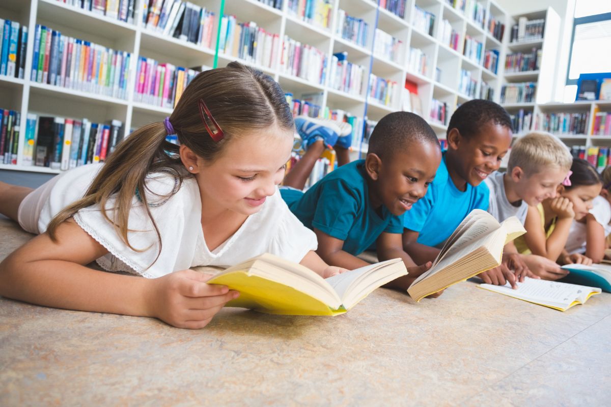 A picture of children reading. 