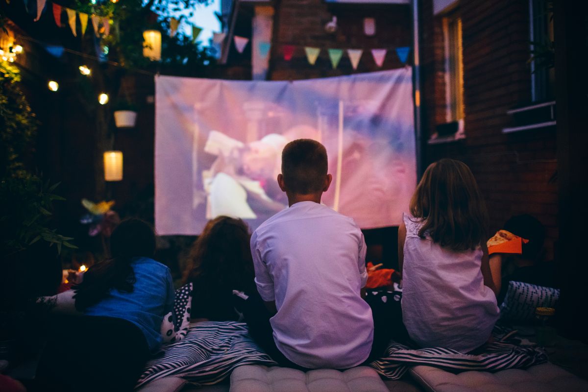 A picture of an outdoor movie night. 