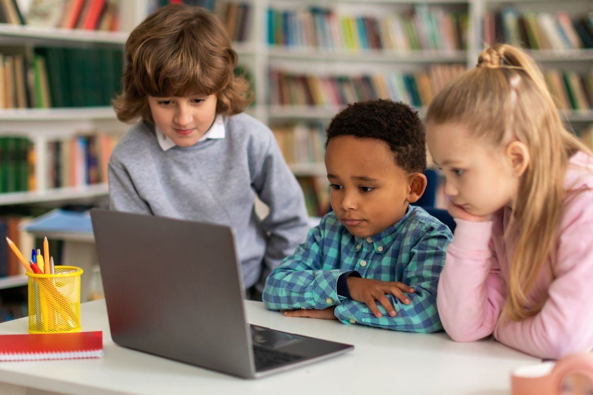 A picture of kids watching. 