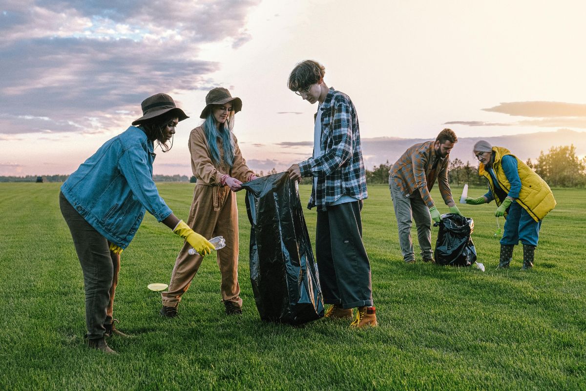 A picture of volunteers cleaning up. 