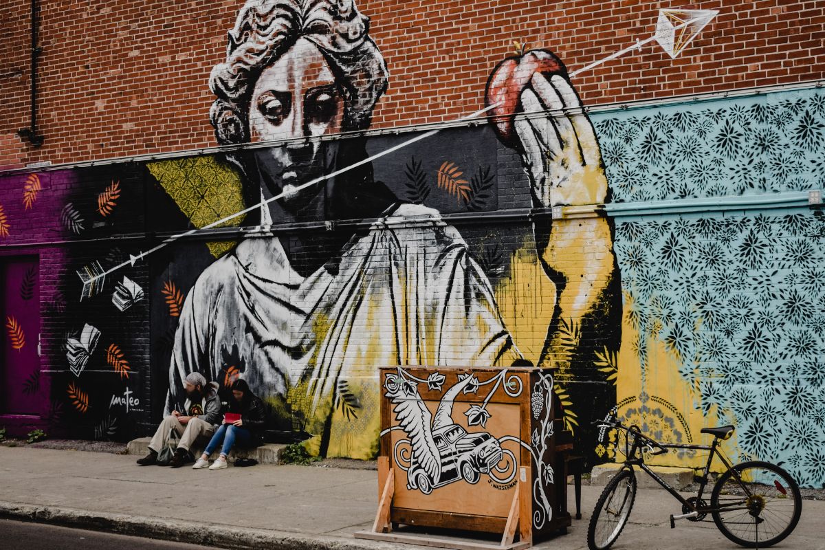 A picture of a painted wall.
