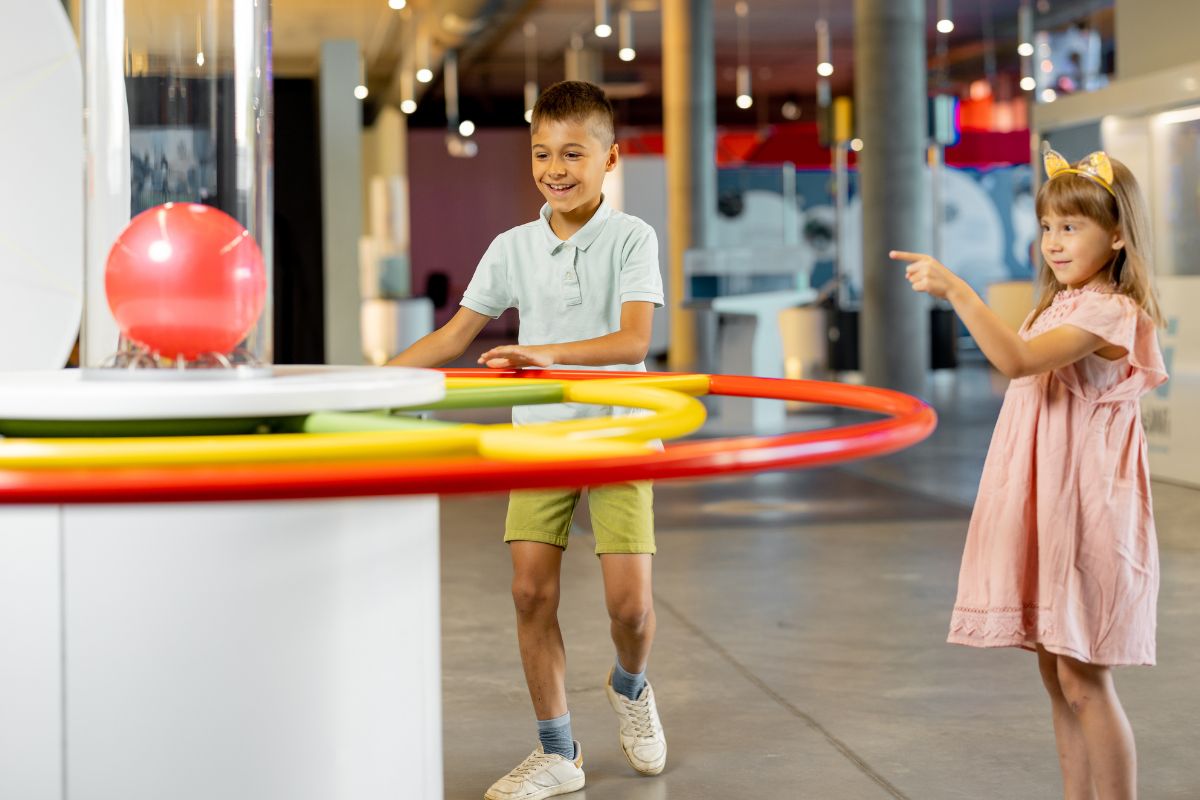 Image of kids at a museum.