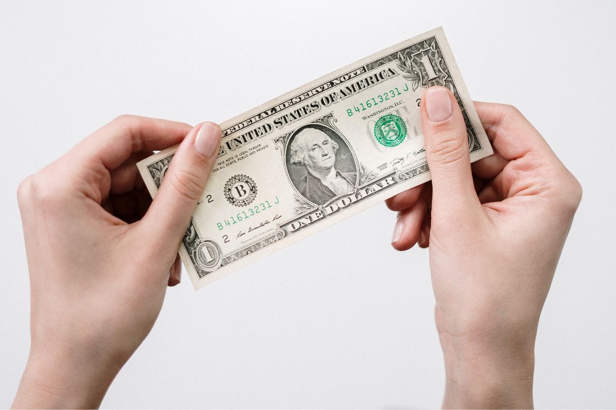 A picture of a $1. 
