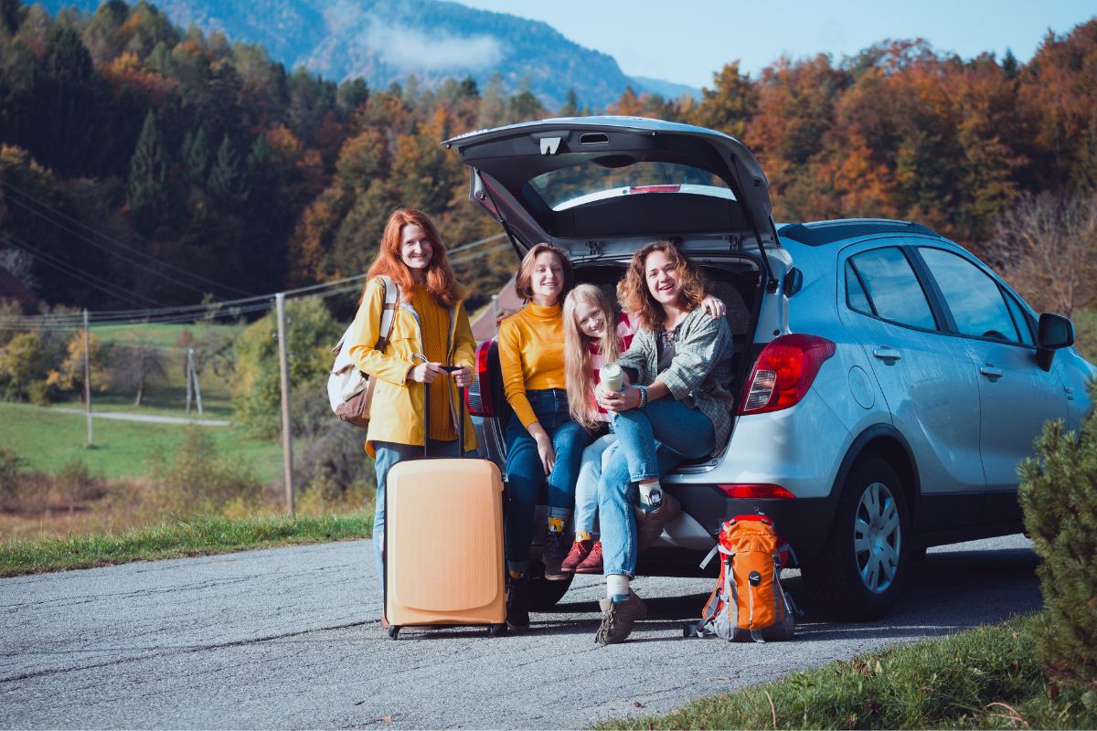 A picture of a family in a roadtrip. 