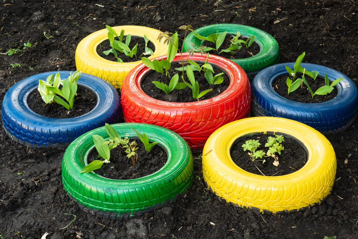 A picture of a pot using tires.