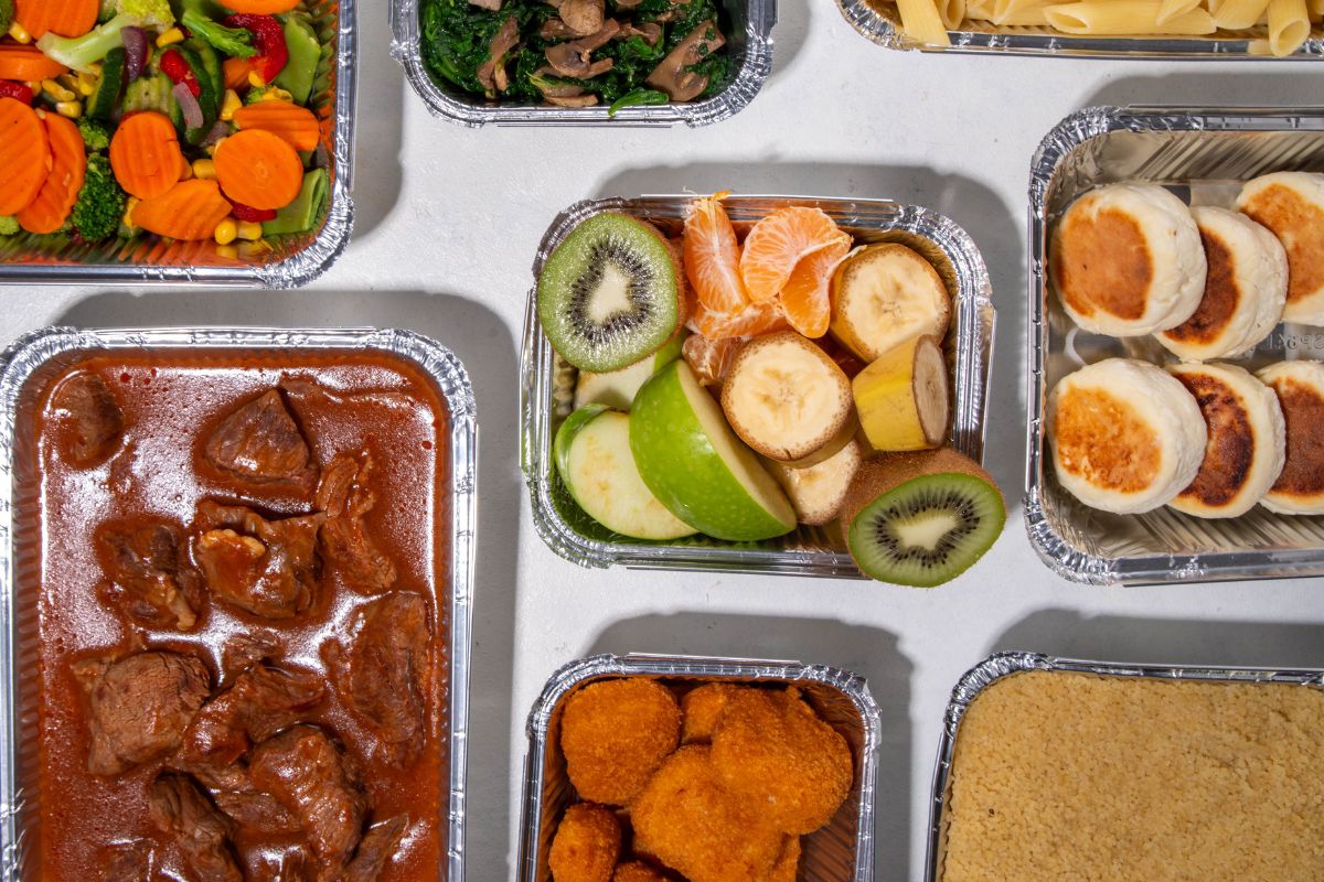 A picture of a batch meal. 