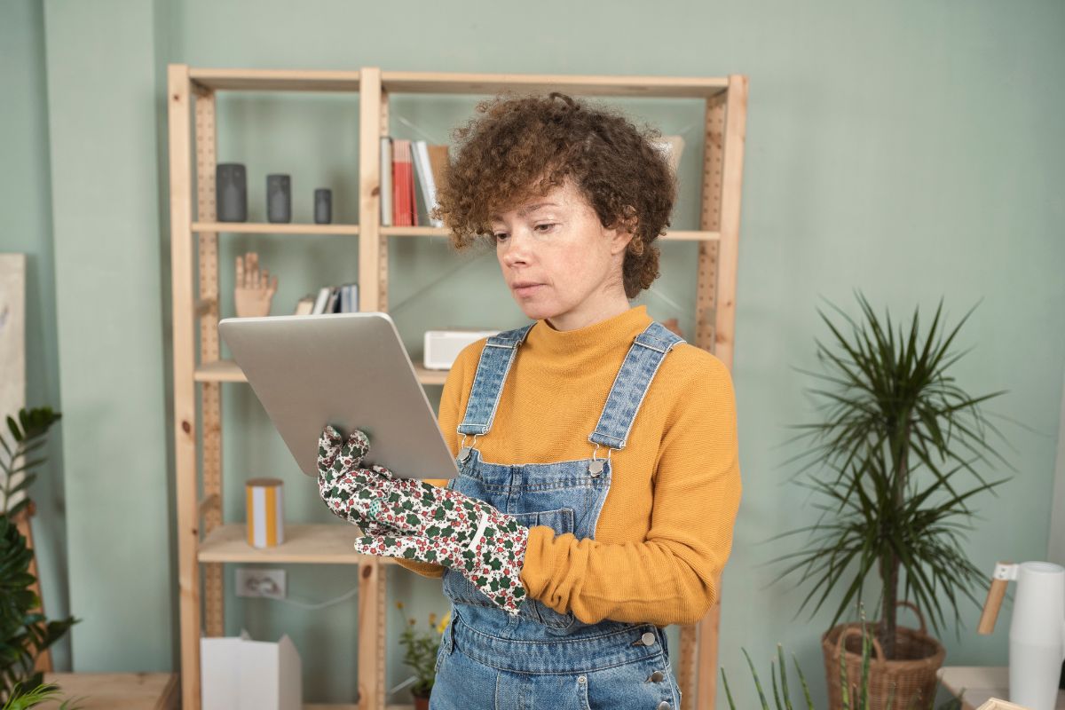 A picture of someone watching in their gadget. 