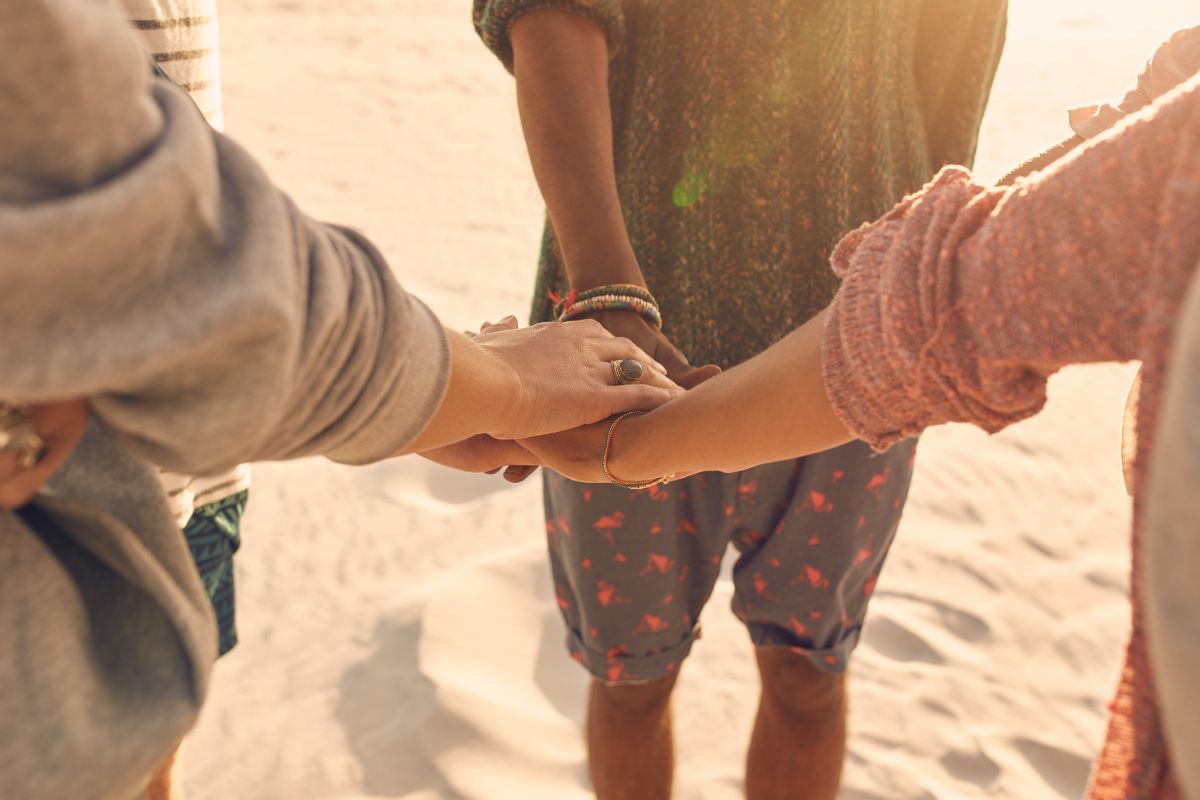A picture of friends' teamwork.